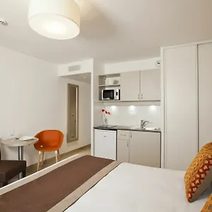 Apart Otel Residhome Rosa Parks, Paris