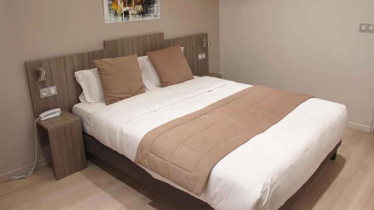 Hotel Puy De Dome París Francia