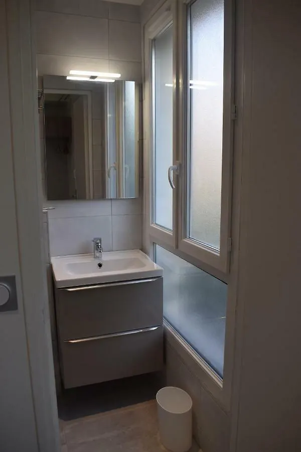 Hotel Puy De Dome Paris 3*,  Frankrig