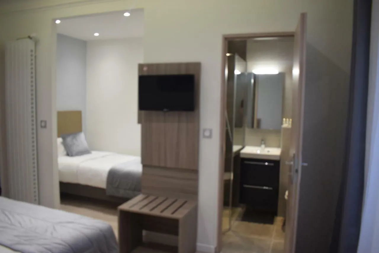 ***  Hotel Puy De Dome Paris Frankrig